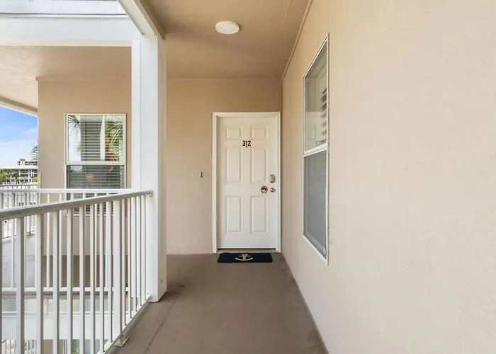 Gulf View King Bed With Bunk And Large L Shaped Balcony In Cozy Perdido Key Apartment